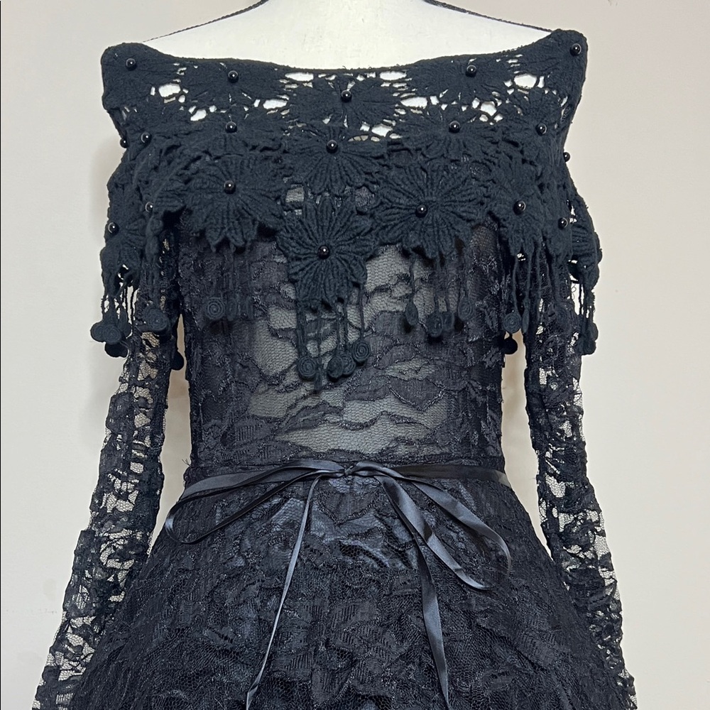 🖤Elegant Black Lace Off-Shoulder Dress - Picture 4 of 16